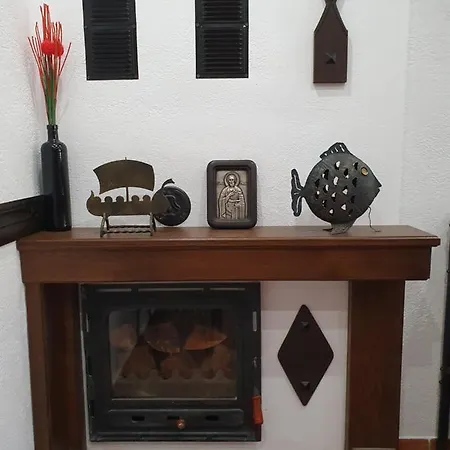 The House With The Bell / Къщата С Камбанката